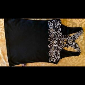 Laughing skull and bones top